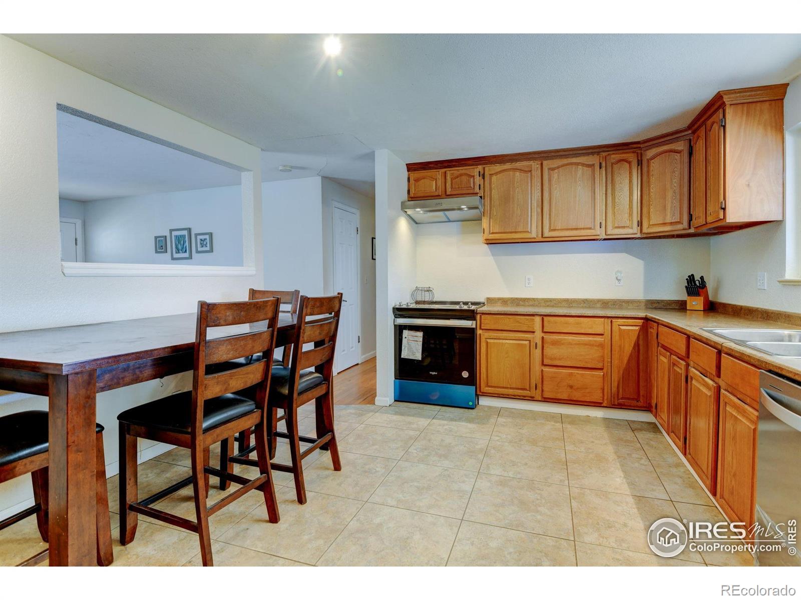 MLS Image #11 for 8089  greenwood boulevard,denver, Colorado