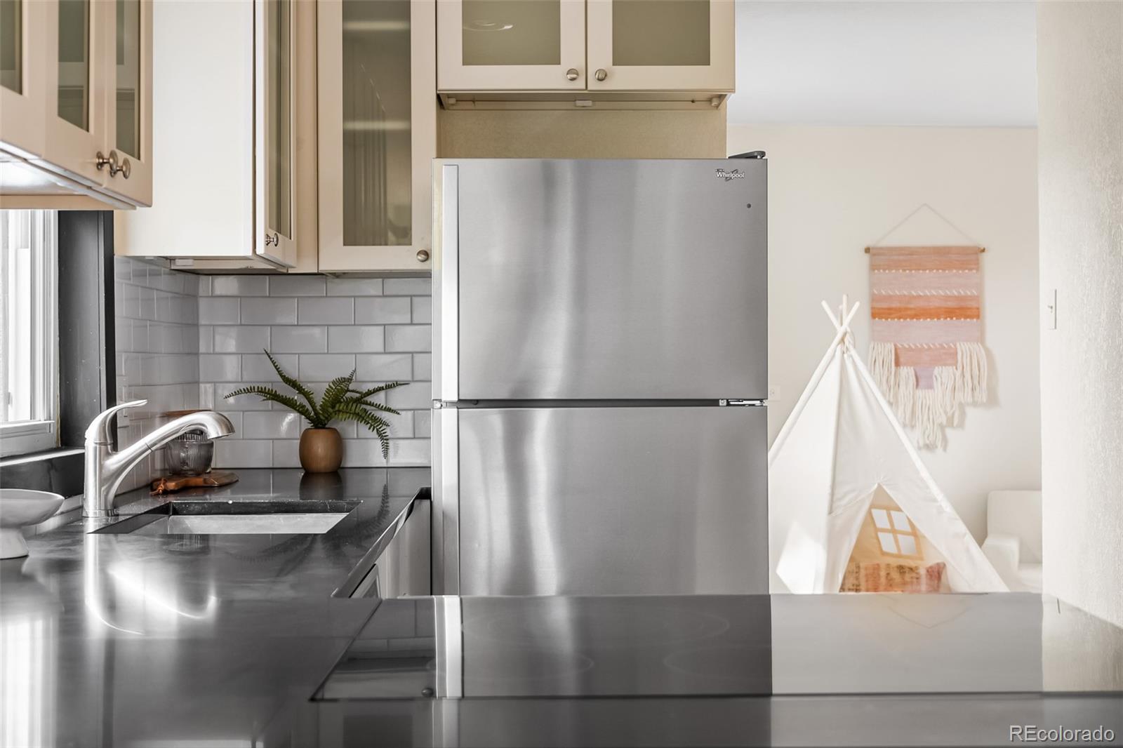 MLS Image #19 for 3000 n fillmore street,denver, Colorado