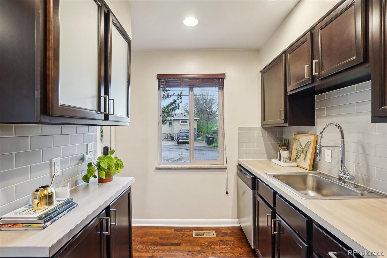 MLS Image #15 for 2459 s corona street,denver, Colorado