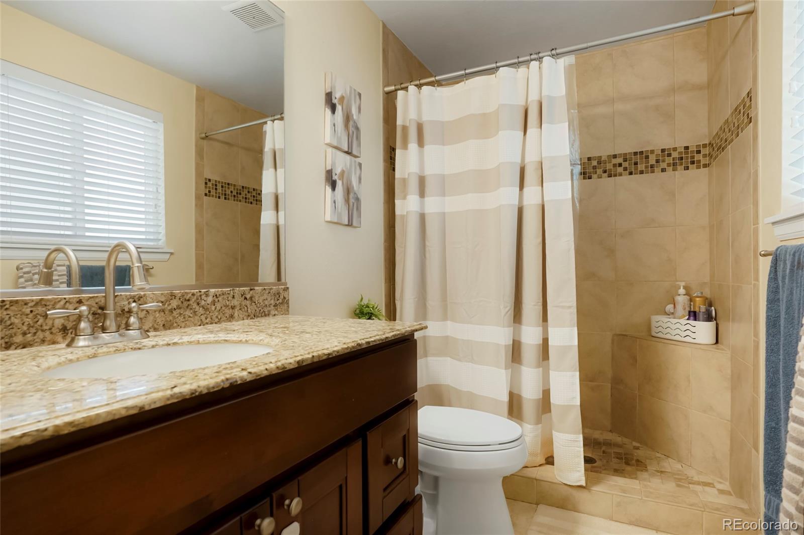 MLS Image #13 for 2964 s akron street,denver, Colorado