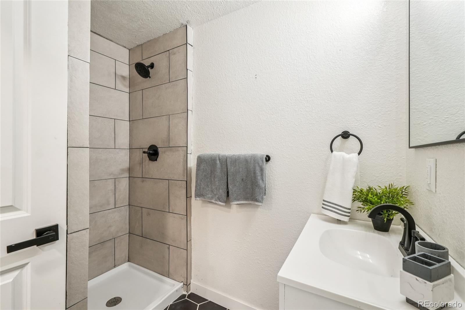 MLS Image #18 for 2230  niagara street,denver, Colorado