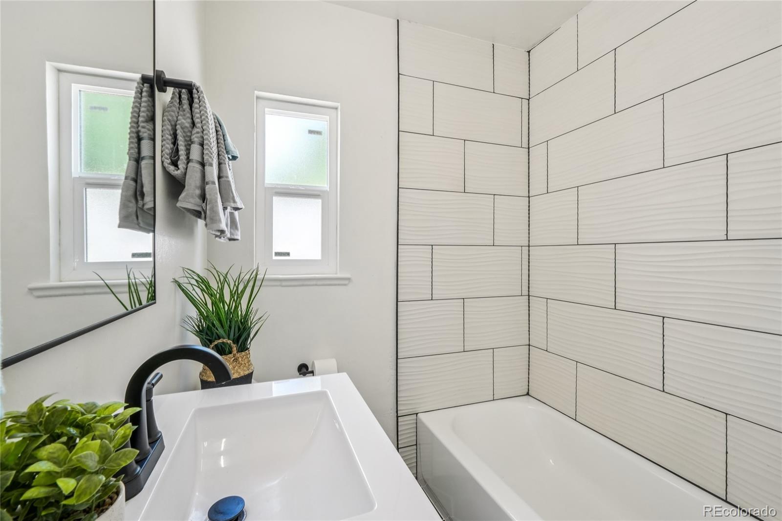 MLS Image #23 for 2230  niagara street,denver, Colorado