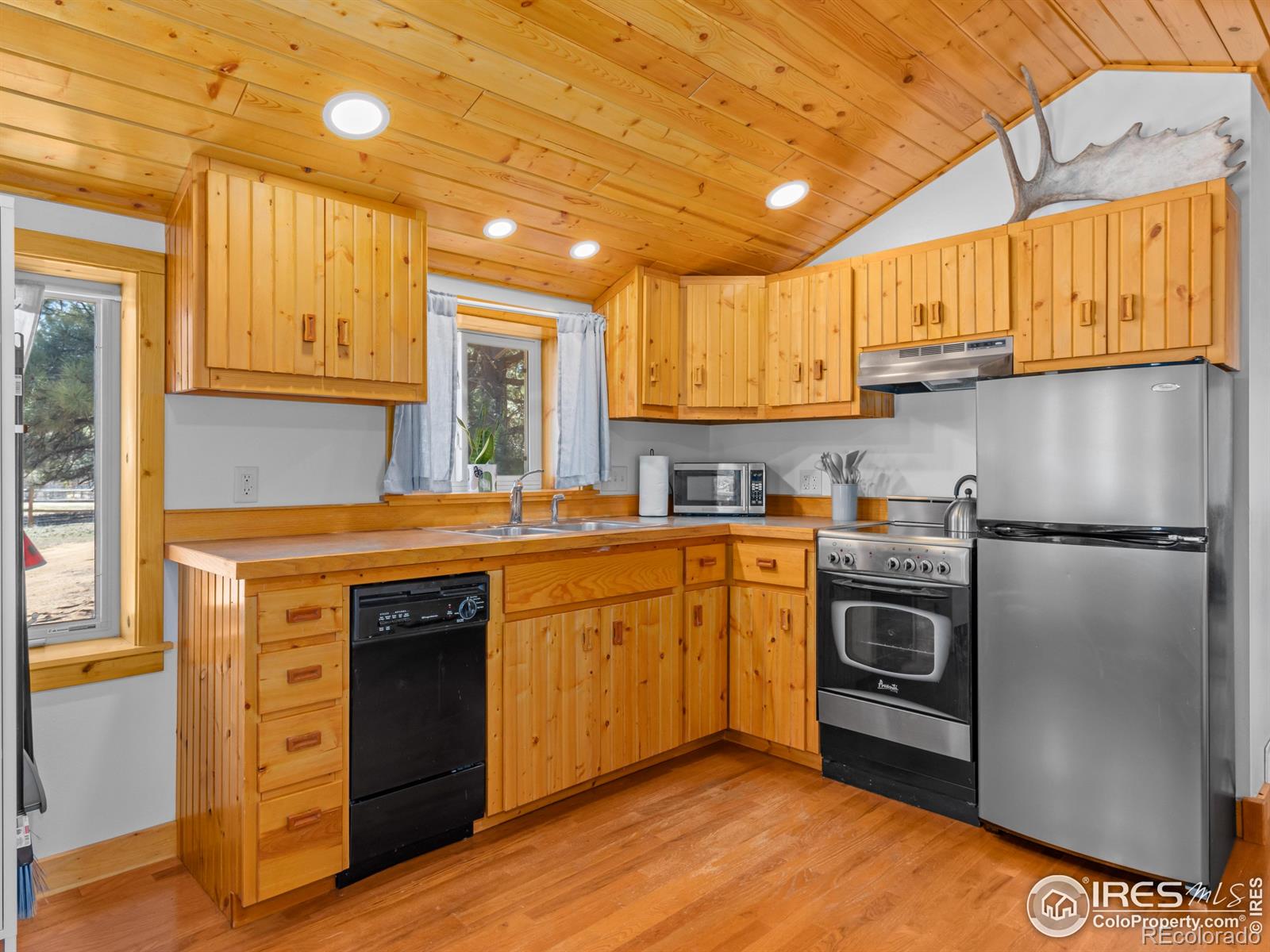 MLS Image #4 for 1221  griffith court,estes park, Colorado