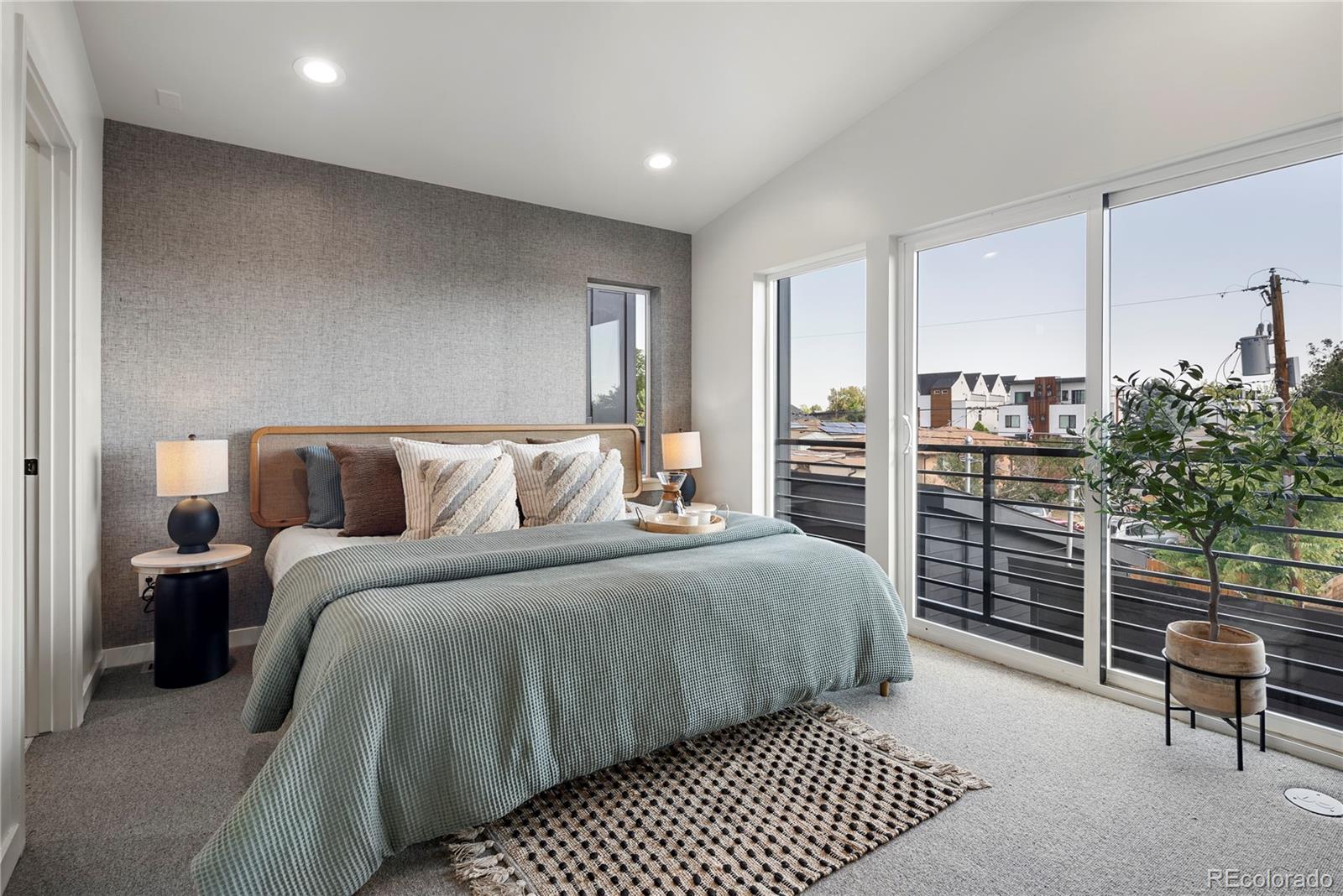 MLS Image #13 for 1264 n stuart street,denver, Colorado