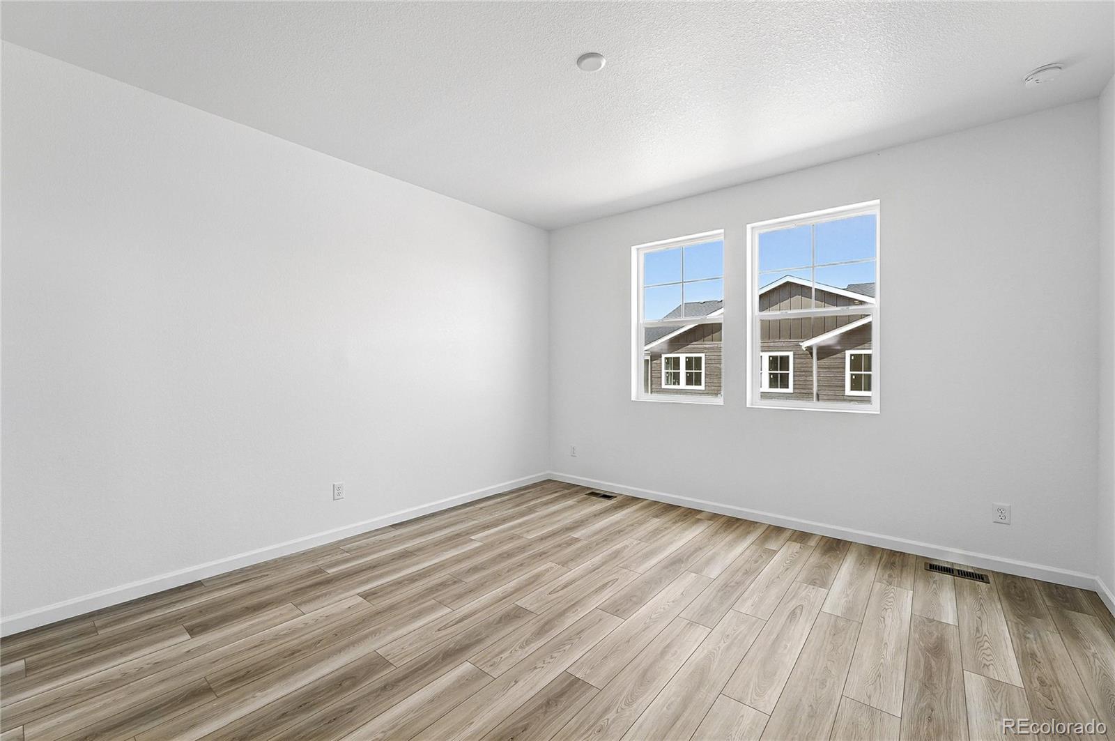 MLS Image #5 for 3381 n denali street,aurora, Colorado
