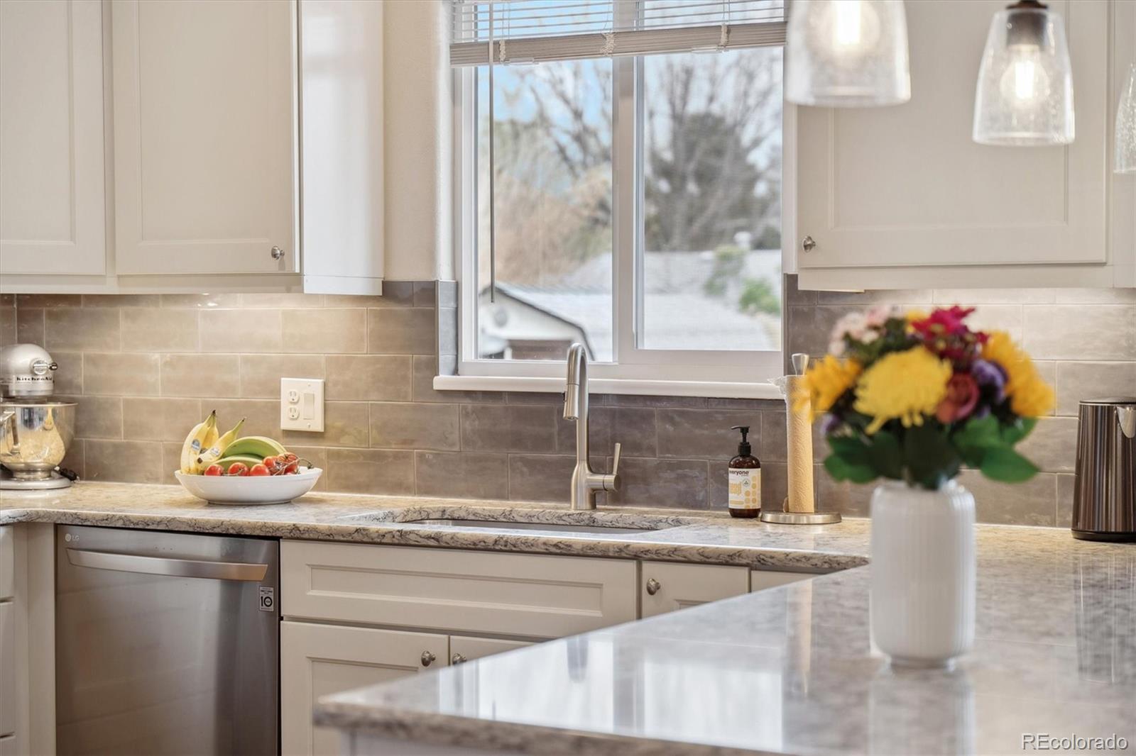MLS Image #19 for 2588 s flower court,lakewood, Colorado