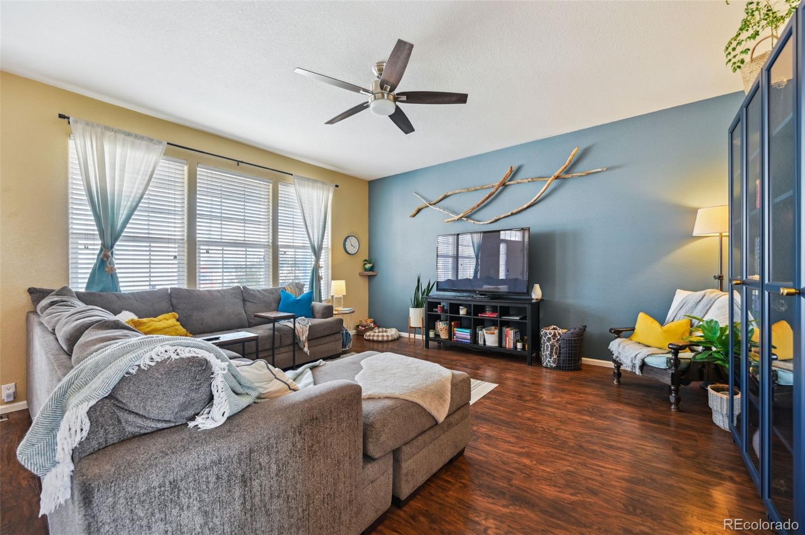 MLS Image #5 for 6634  harvey lane,colorado springs, Colorado