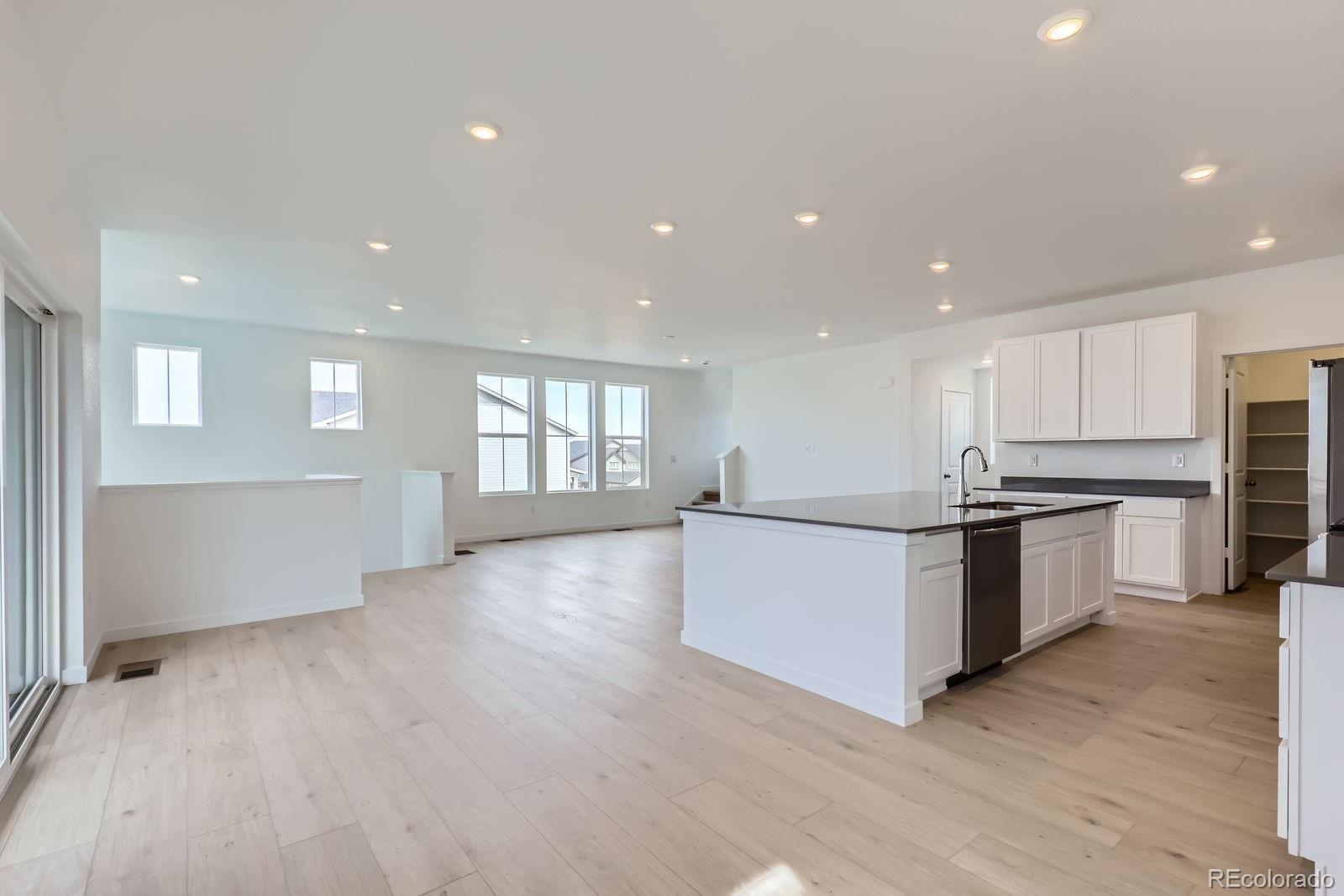 MLS Image #3 for 2094 s haleyville way,aurora, Colorado