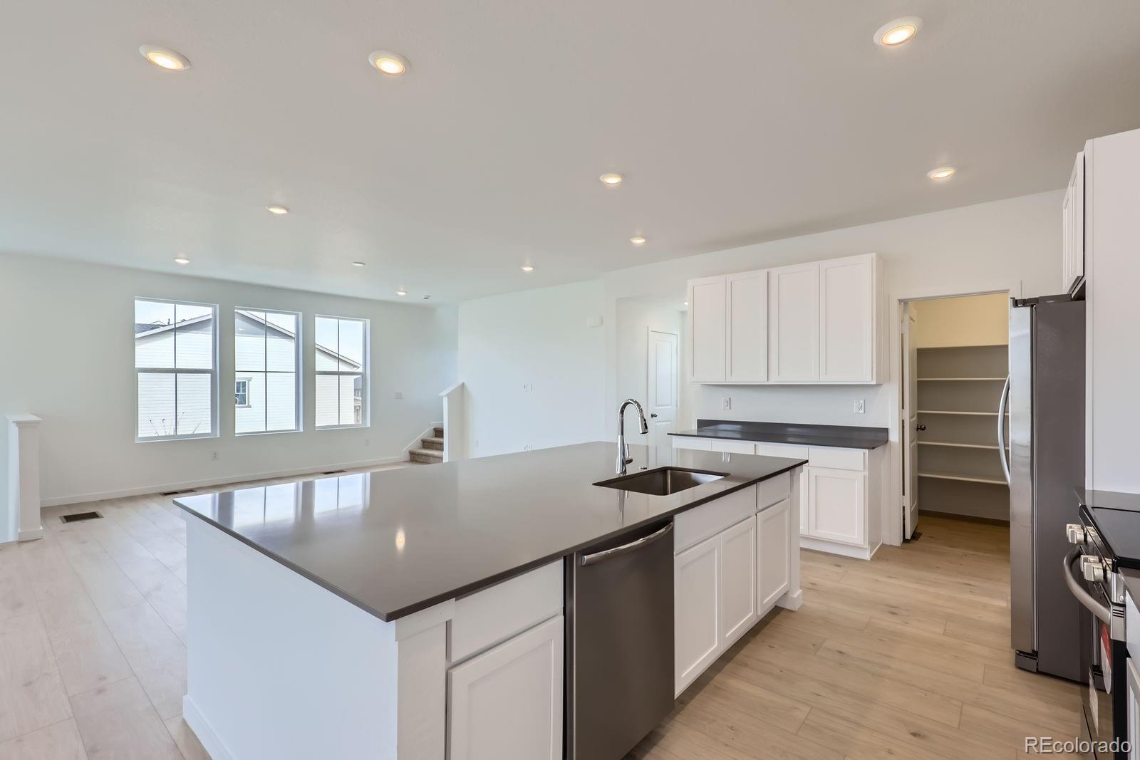 MLS Image #4 for 2094 s haleyville way,aurora, Colorado