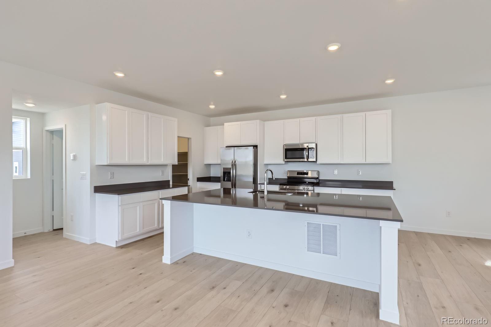 MLS Image #5 for 2094 s haleyville way,aurora, Colorado