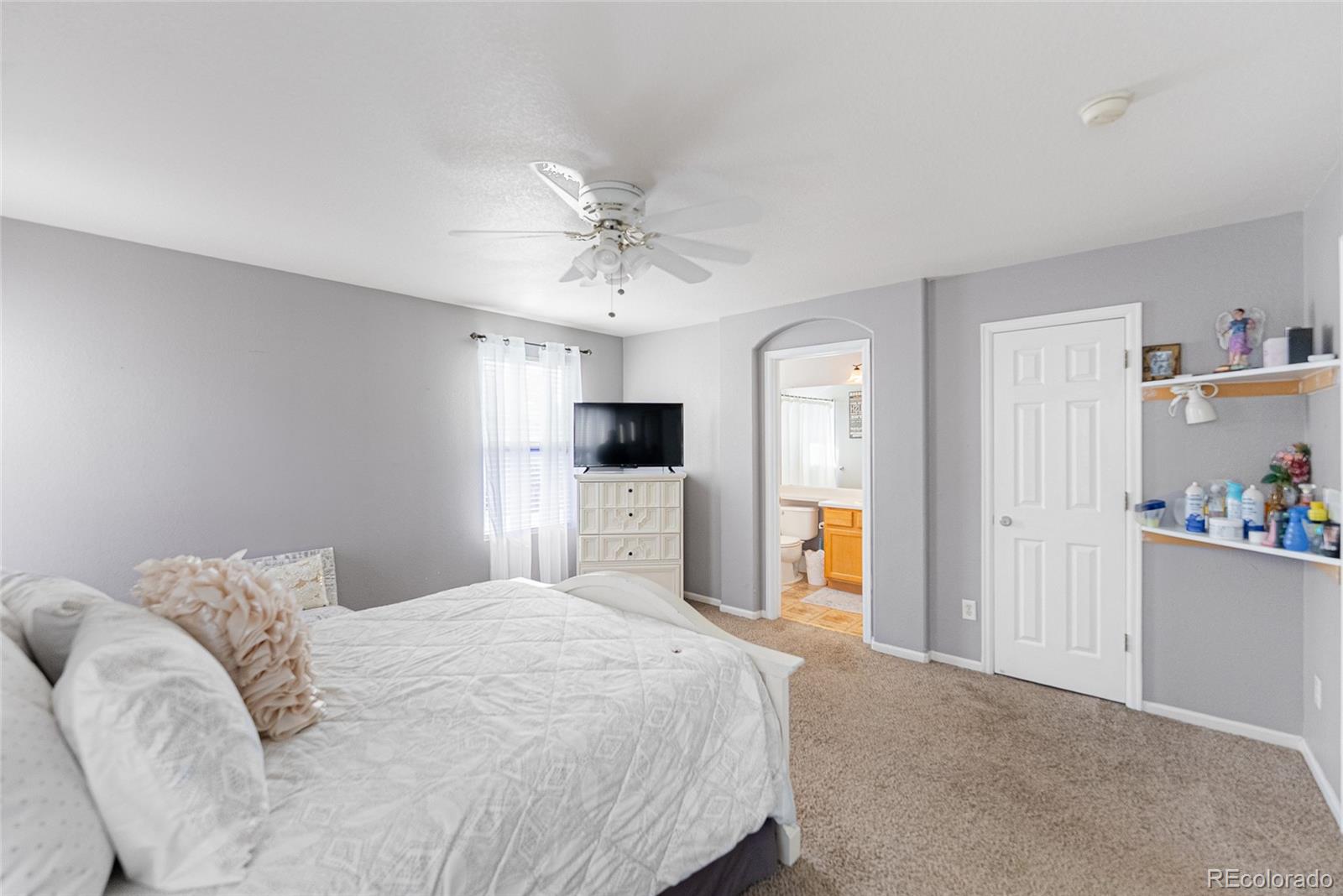 MLS Image #14 for 5039  fontana court,denver, Colorado