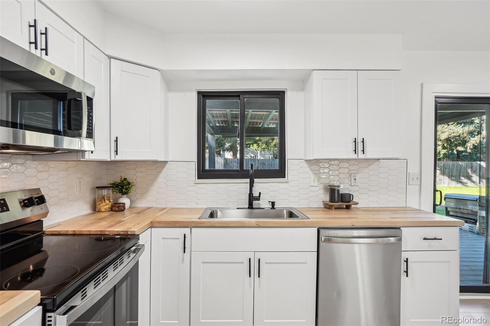 MLS Image #15 for 4933 s xenon court,morrison, Colorado