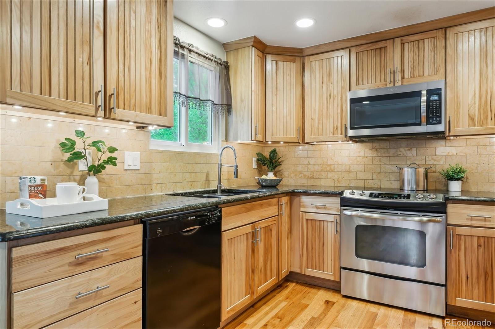 MLS Image #8 for 156 s lindsey street,castle rock, Colorado