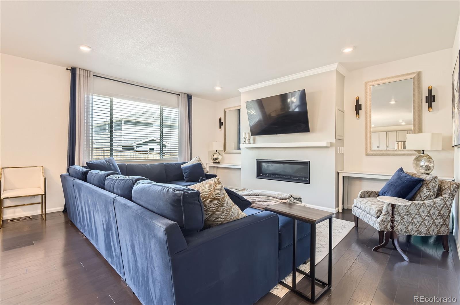MLS Image #2 for 417 s ouray street,aurora, Colorado