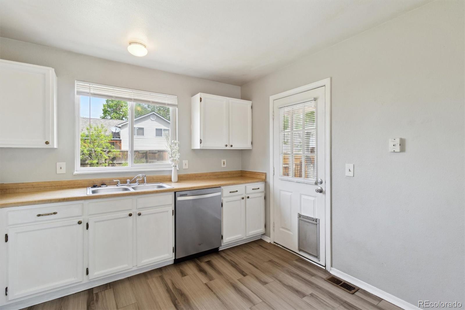 MLS Image #7 for 19053 e 22nd drive,aurora, Colorado