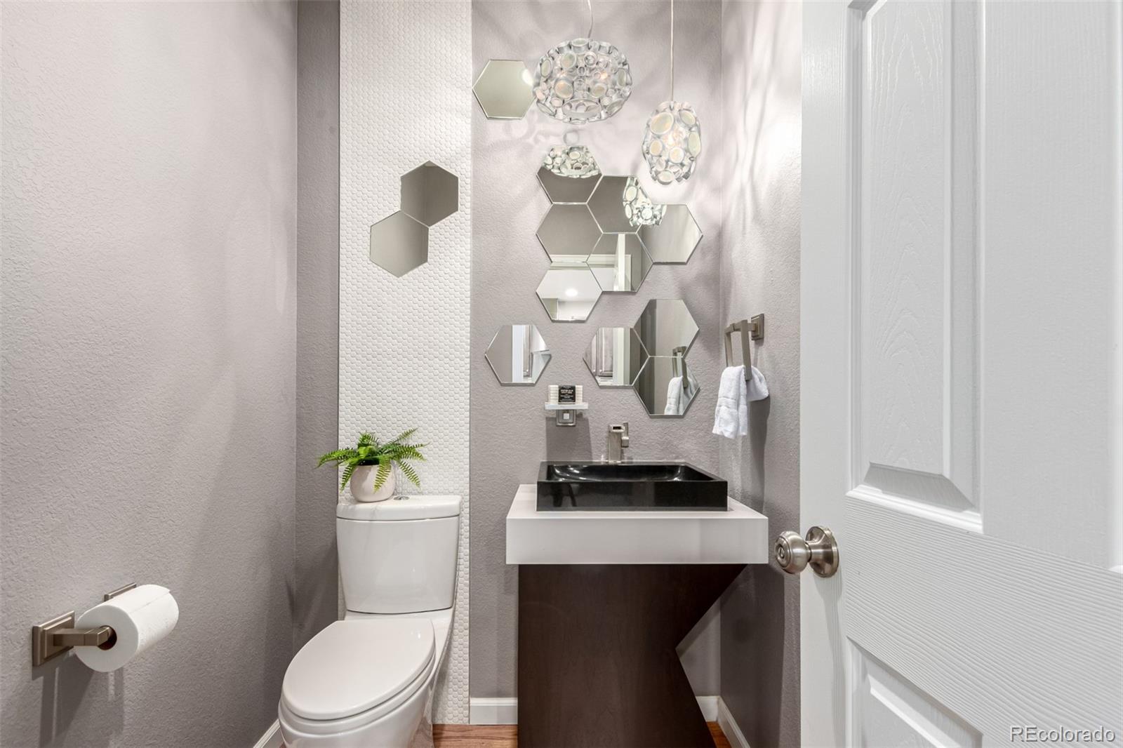 MLS Image #15 for 8421 e 29th avenue,denver, Colorado