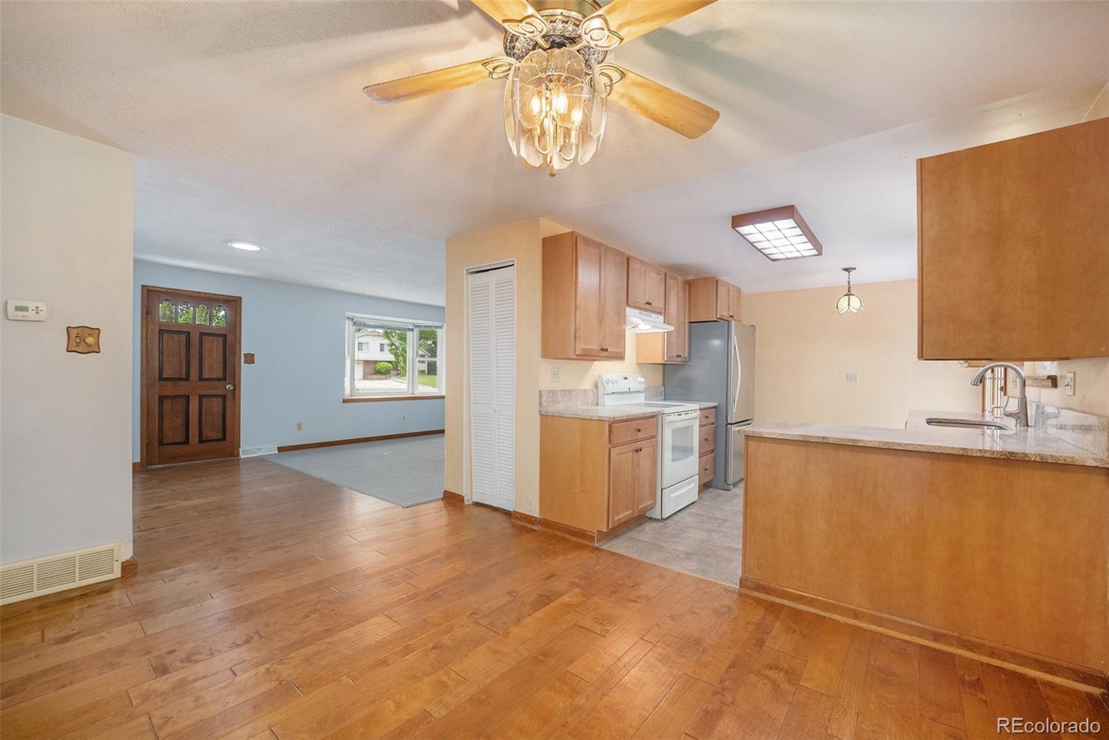 MLS Image #8 for 8269  zephyr street,arvada, Colorado