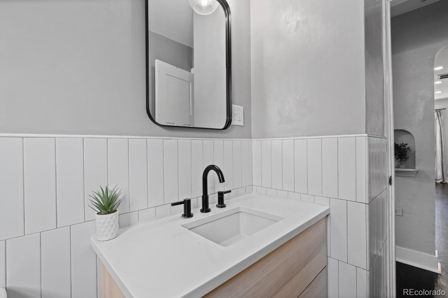 MLS Image #21 for 2385 s marion street,denver, Colorado
