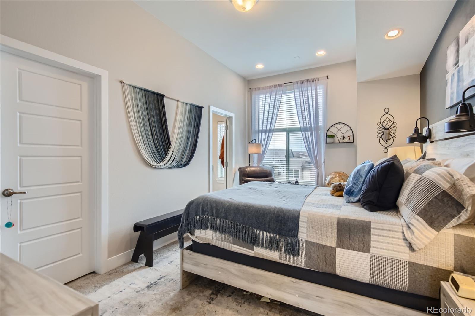 MLS Image #11 for 5676  emporia street,denver, Colorado