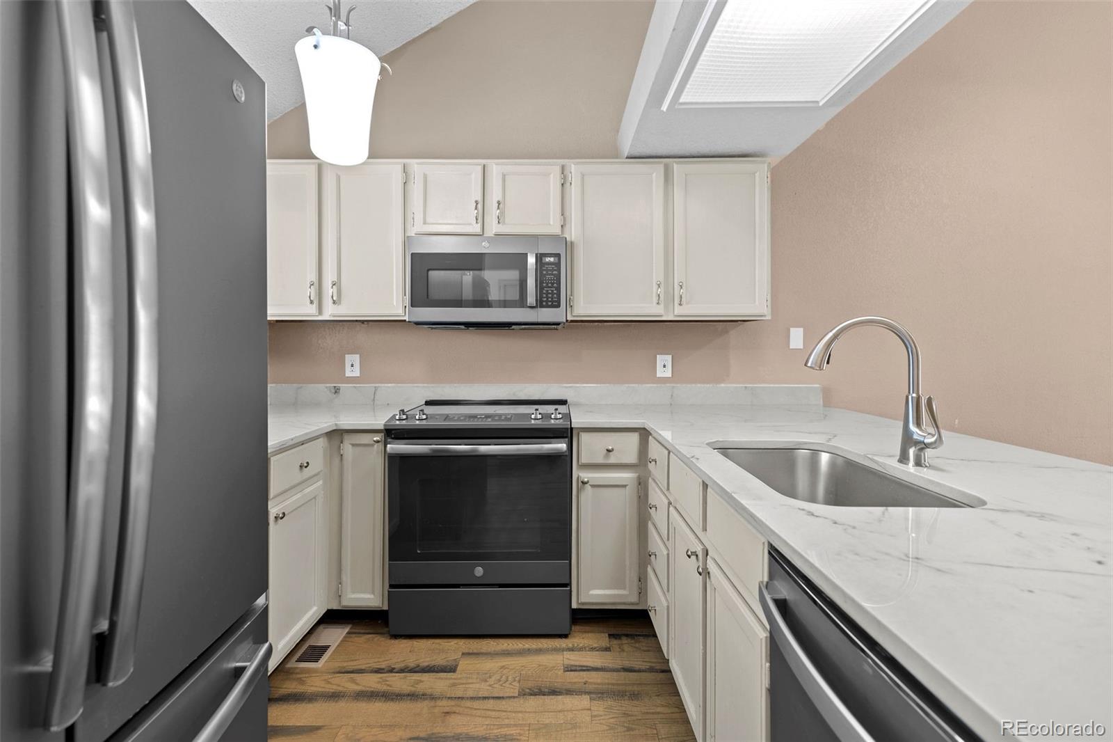 CMA Image for 7139  pine hills way,Littleton, Colorado