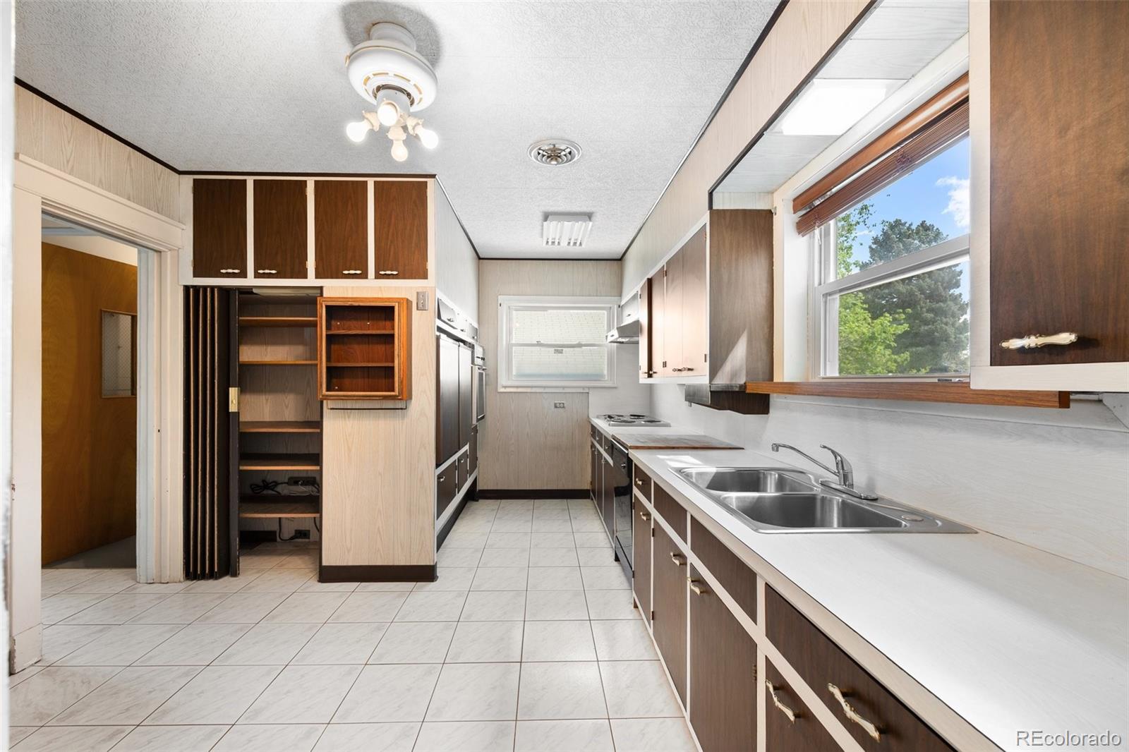 MLS Image #16 for 701 w quincy avenue,englewood, Colorado