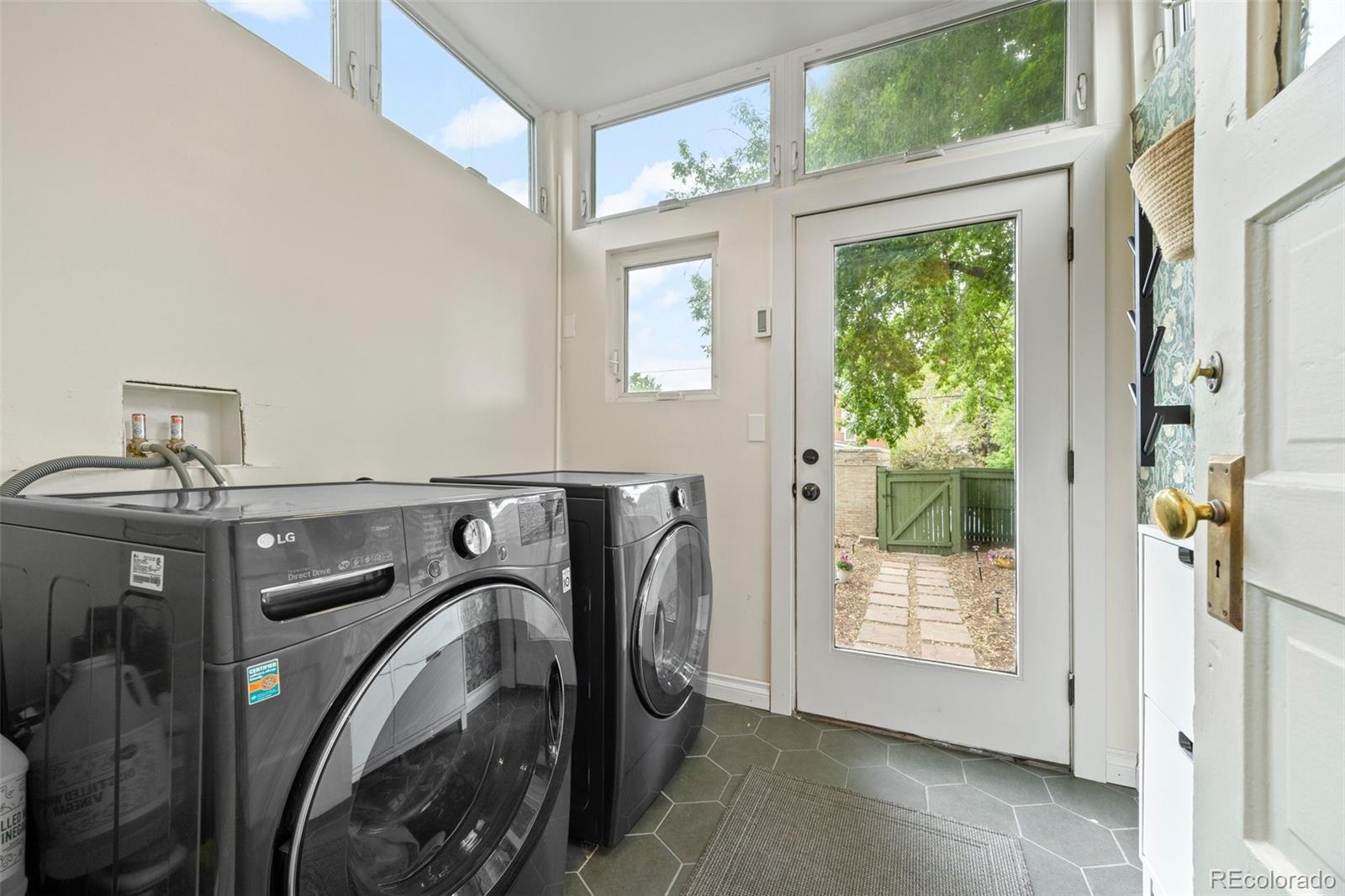 MLS Image #13 for 3055 n york street,denver, Colorado