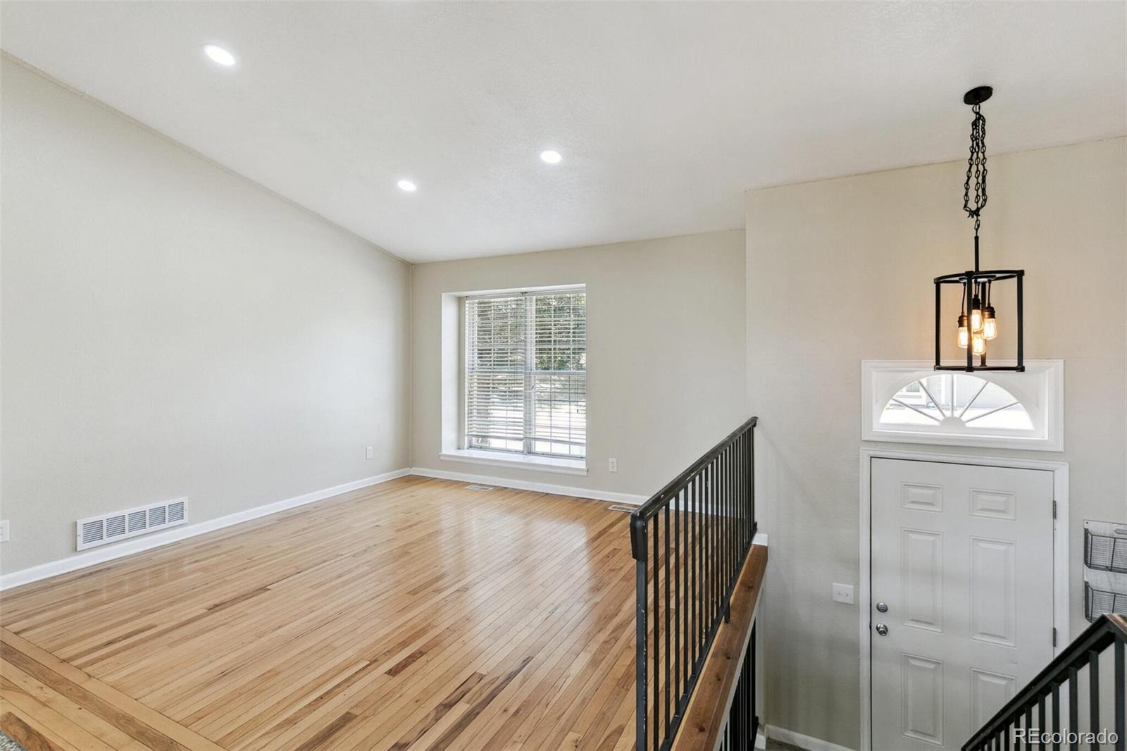 MLS Image #3 for 5886 s nepal way,centennial, Colorado