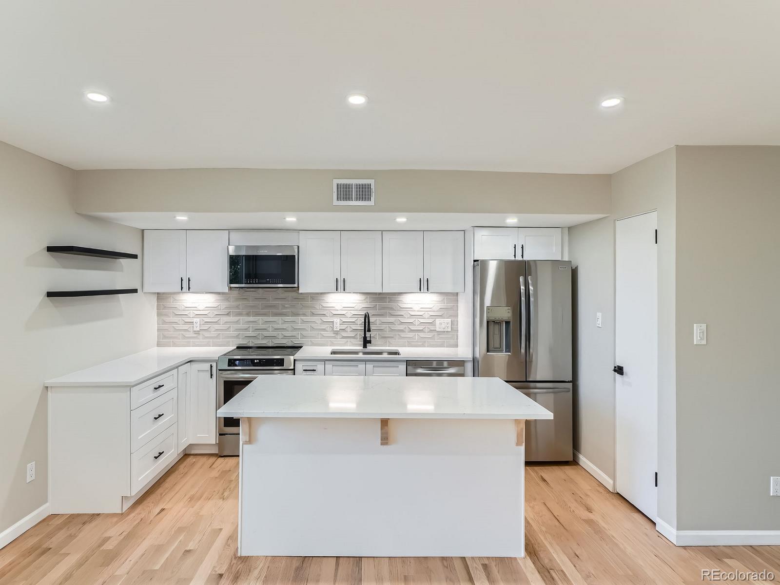 MLS Image #10 for 1070  race street,denver, Colorado