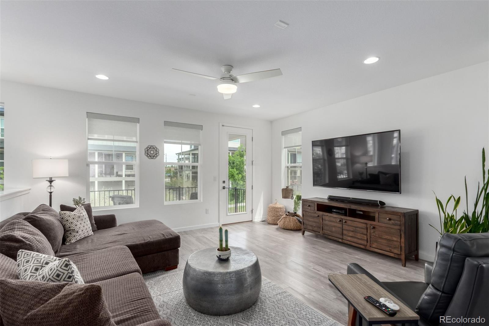 MLS Image #5 for 8958  southurst street,littleton, Colorado