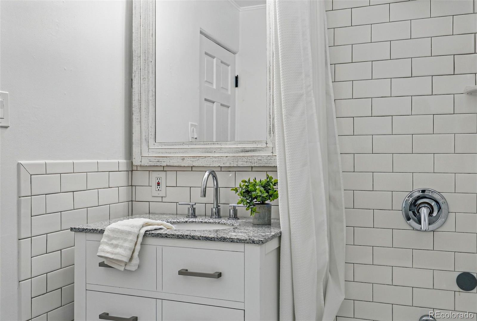 MLS Image #33 for 1612 s logan street,denver, Colorado