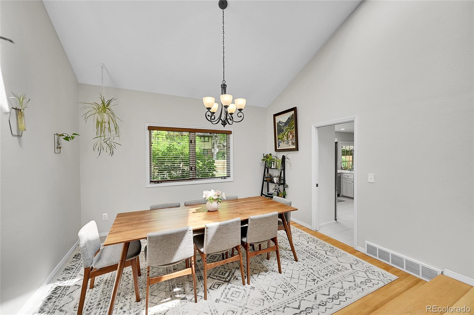 MLS Image #10 for 4012 s newport way,denver, Colorado