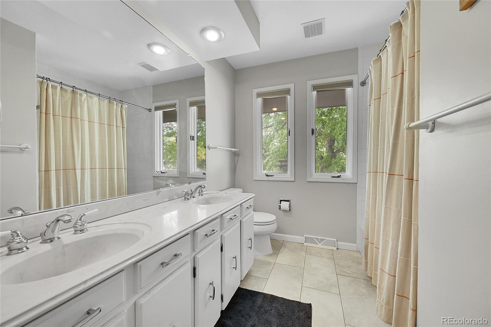 MLS Image #25 for 4012 s newport way,denver, Colorado