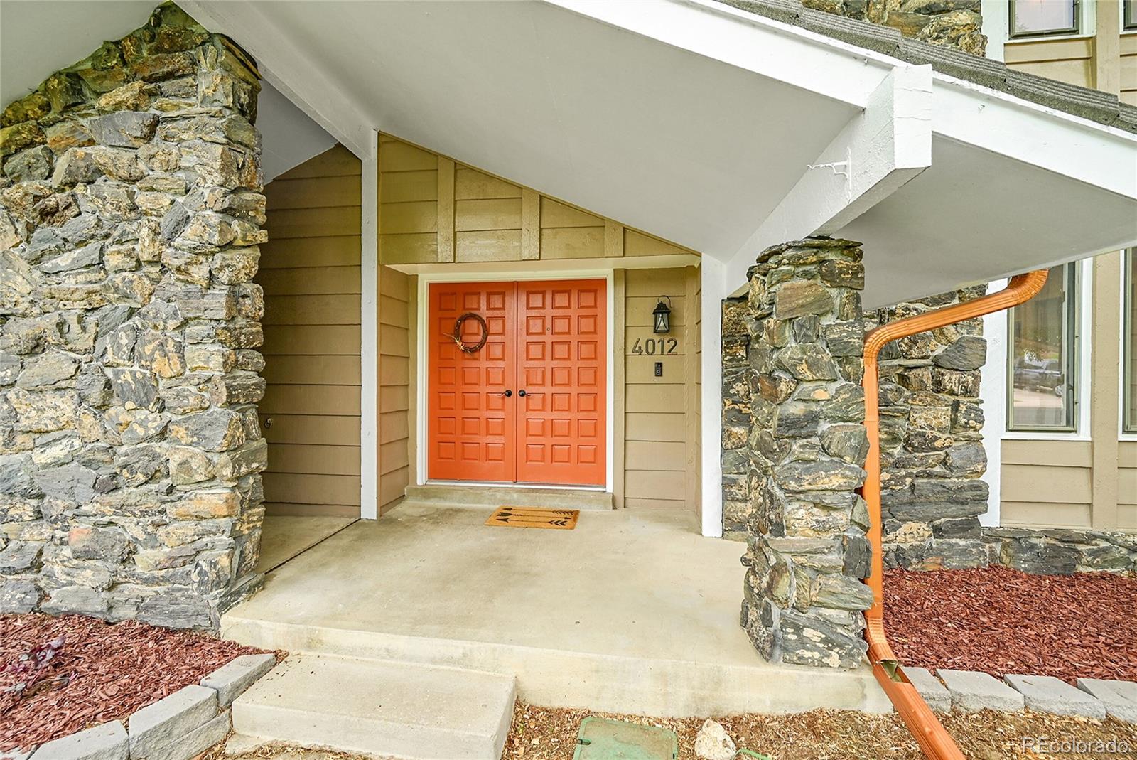 MLS Image #3 for 4012 s newport way,denver, Colorado
