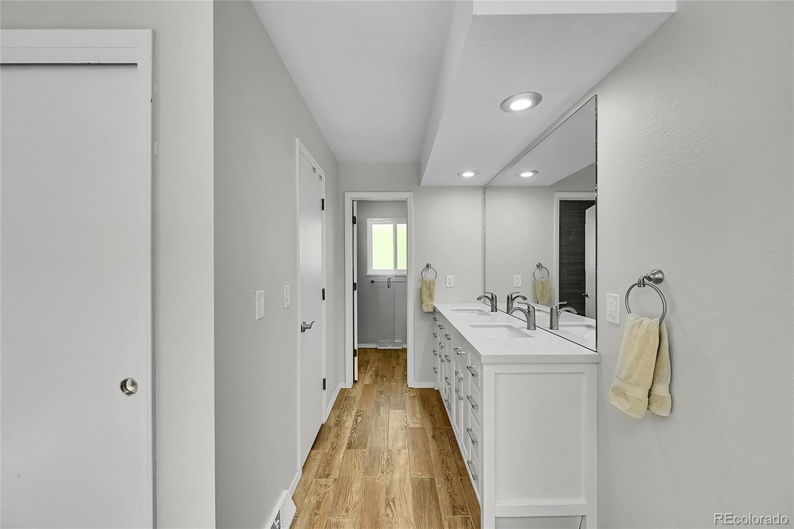 MLS Image #31 for 4012 s newport way,denver, Colorado