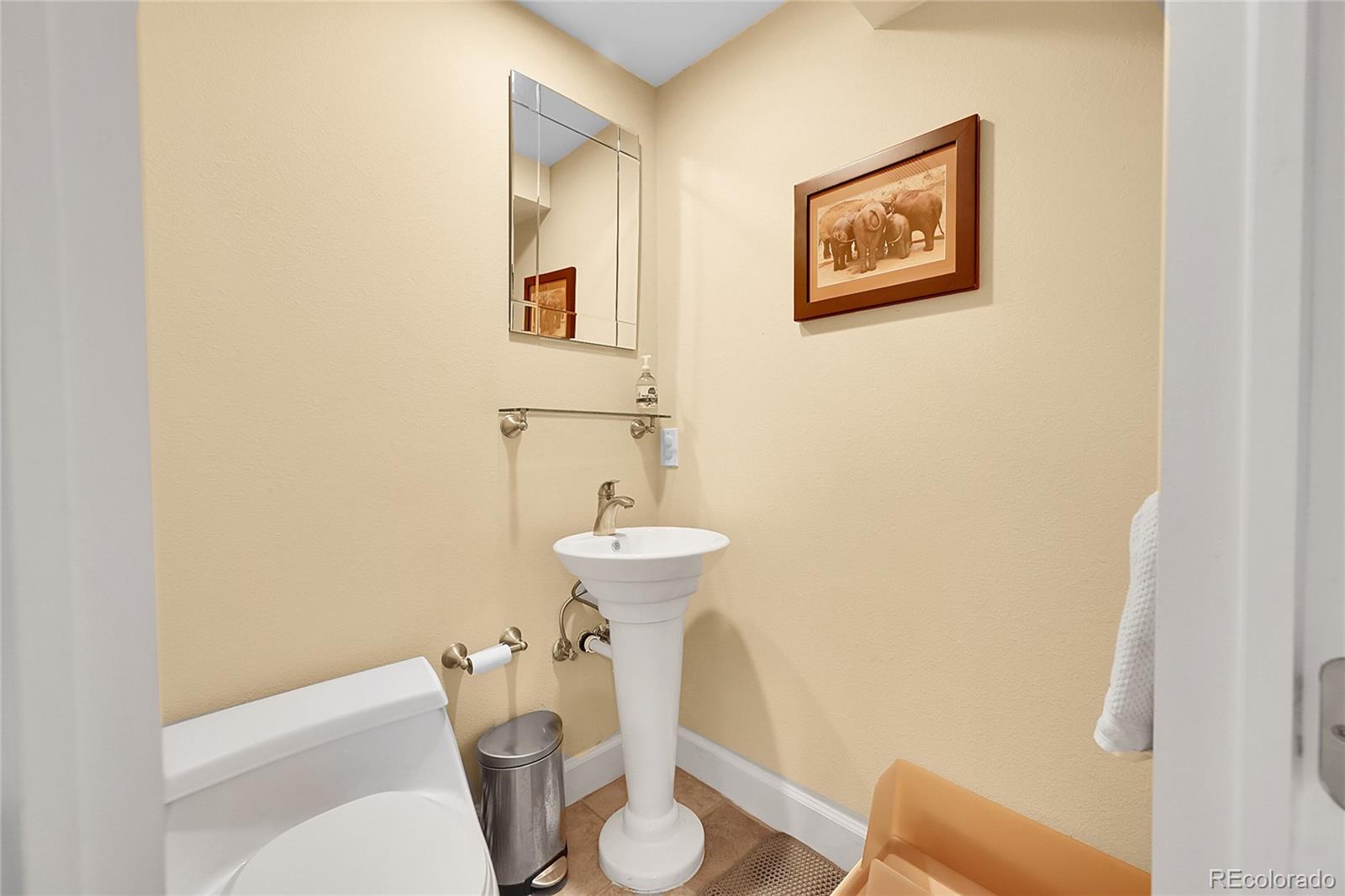 MLS Image #40 for 4012 s newport way,denver, Colorado