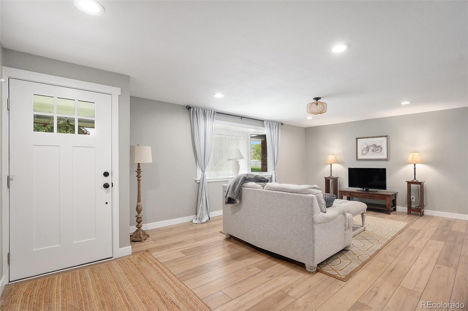 MLS Image #5 for 10482 w 75th avenue,arvada, Colorado