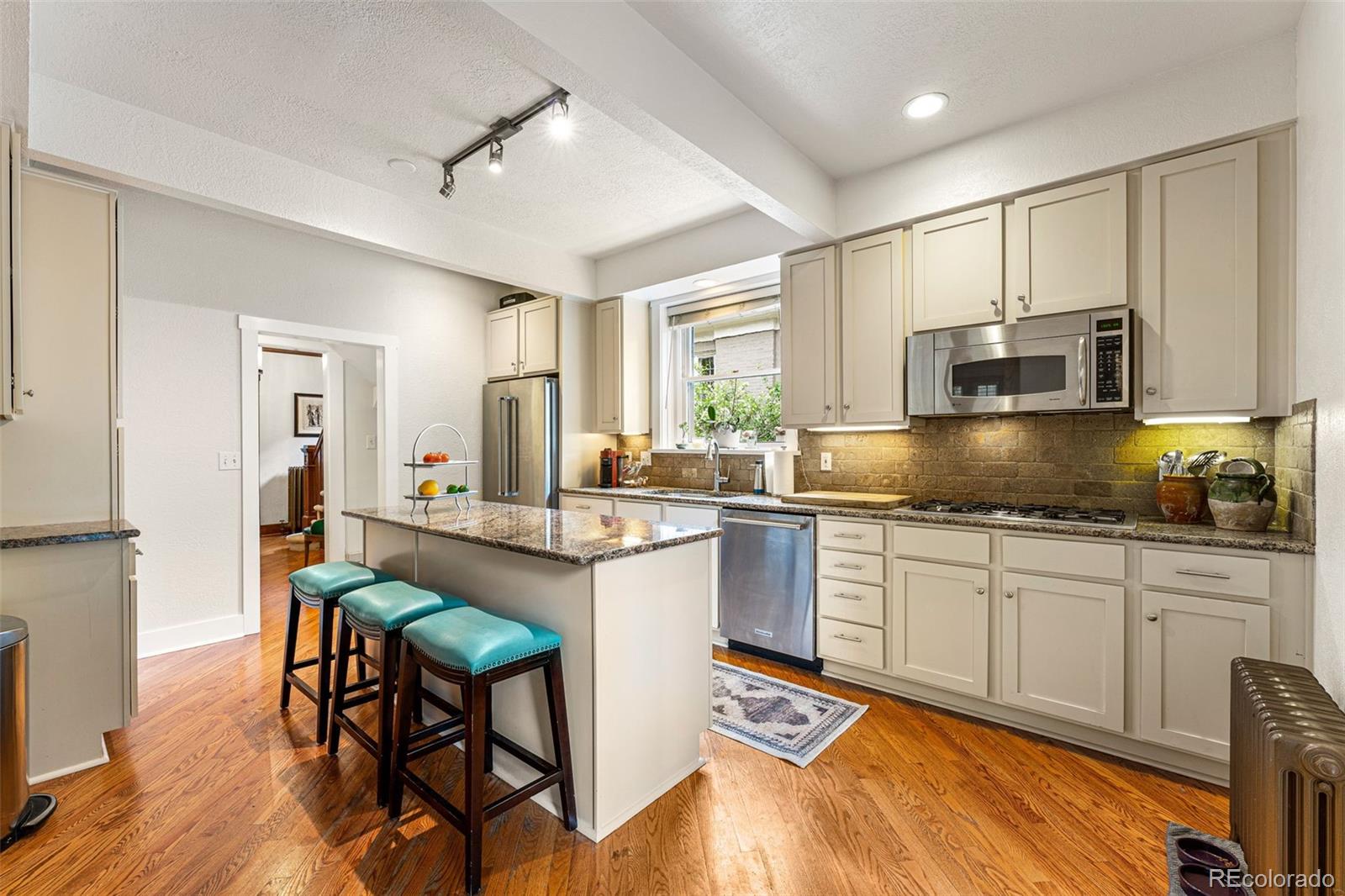 MLS Image #11 for 562 n gilpin street,denver, Colorado