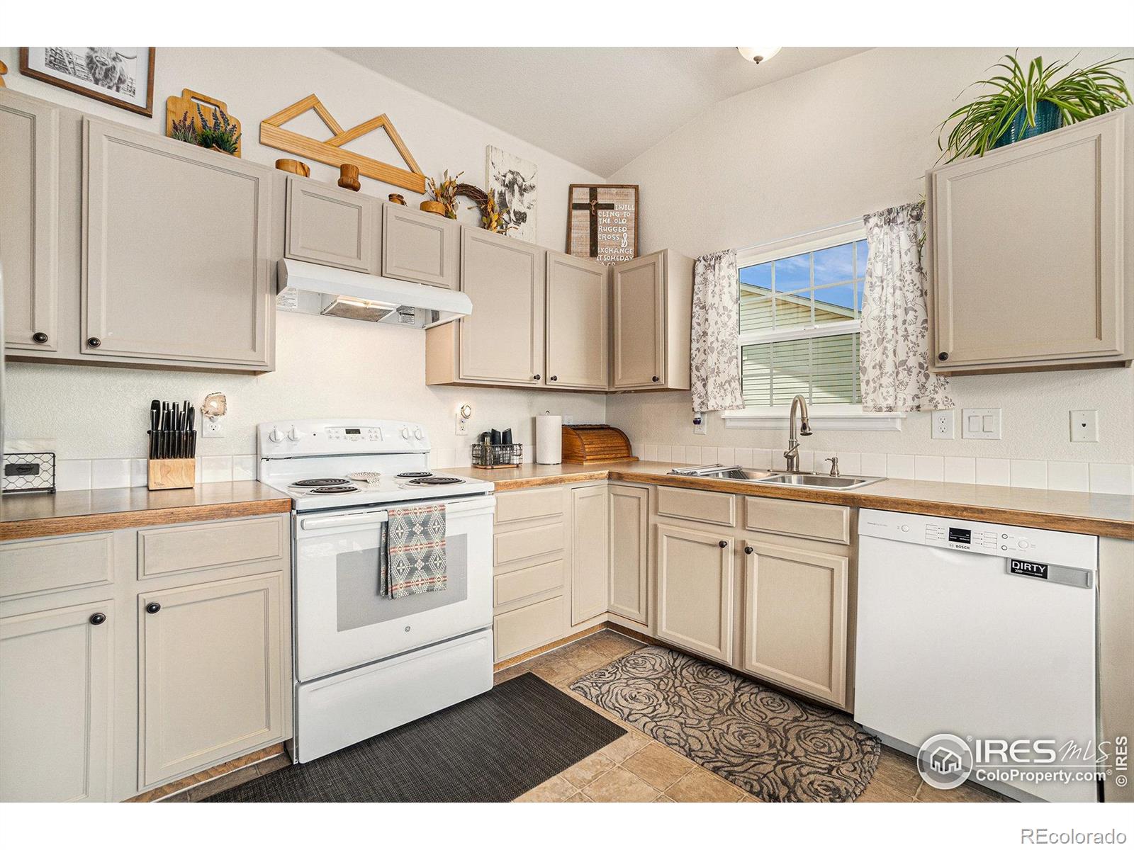 MLS Image #3 for 2034  birch avenue,greeley, Colorado