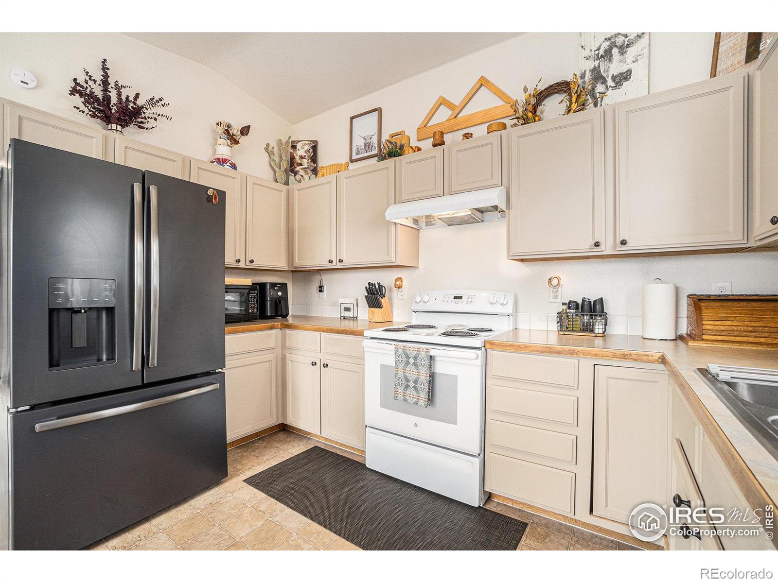 MLS Image #4 for 2034  birch avenue,greeley, Colorado