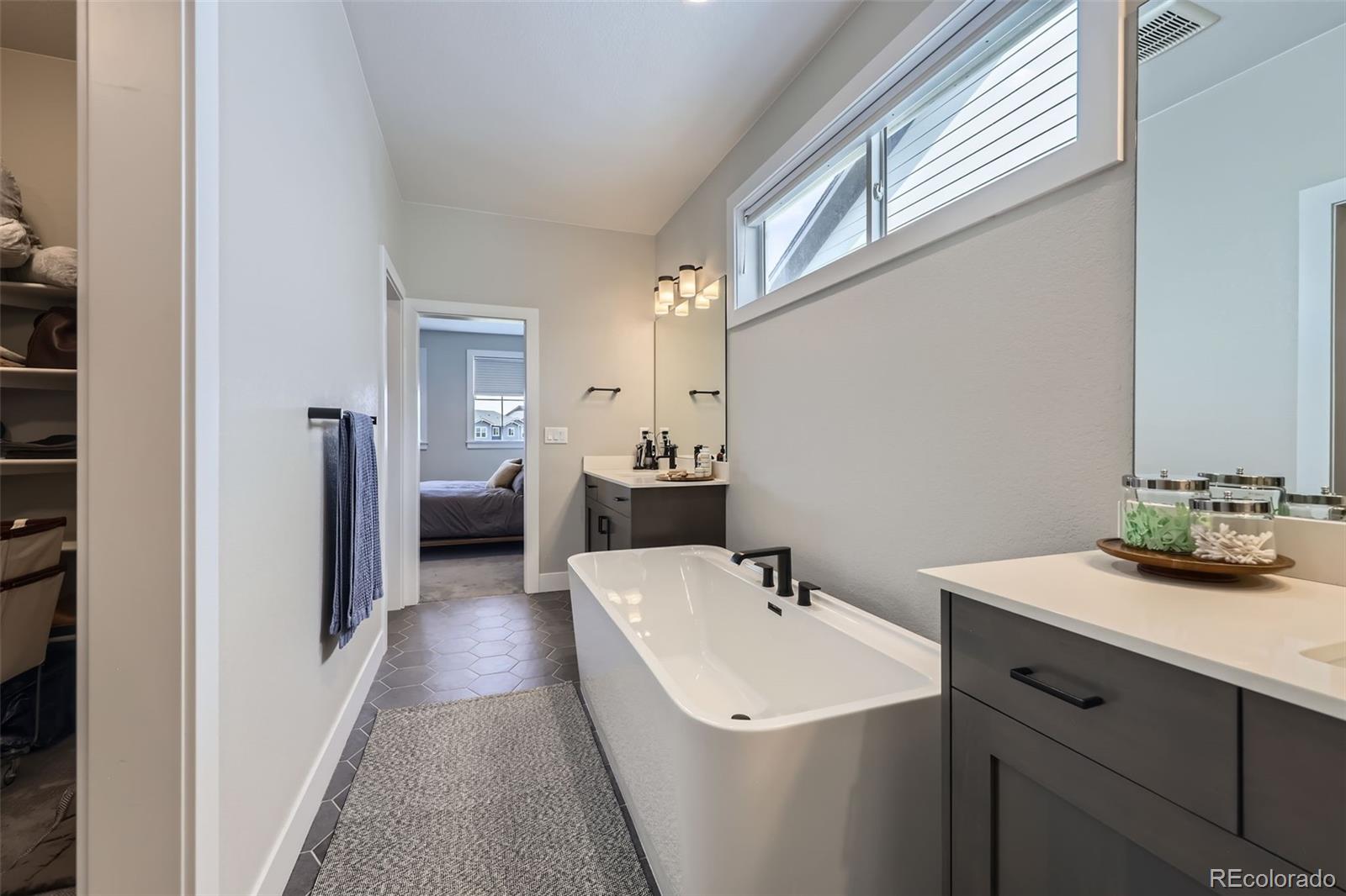 MLS Image #14 for 21261 e 60th avenue,aurora, Colorado