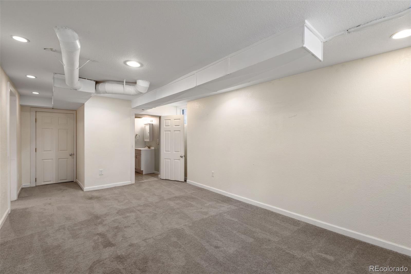 MLS Image #26 for 3332 n vine street,denver, Colorado