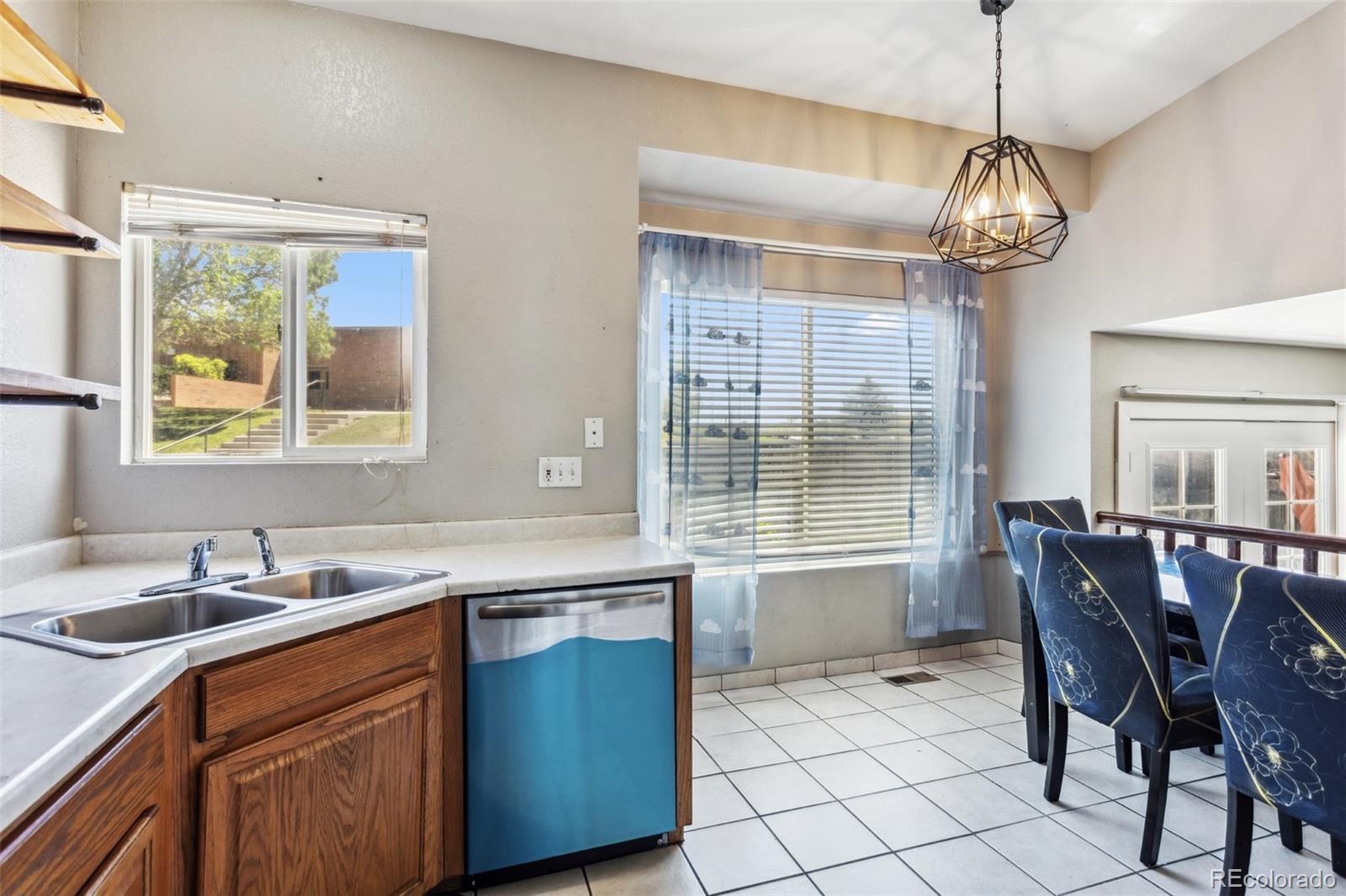 MLS Image #7 for 19560 e 18th place,aurora, Colorado