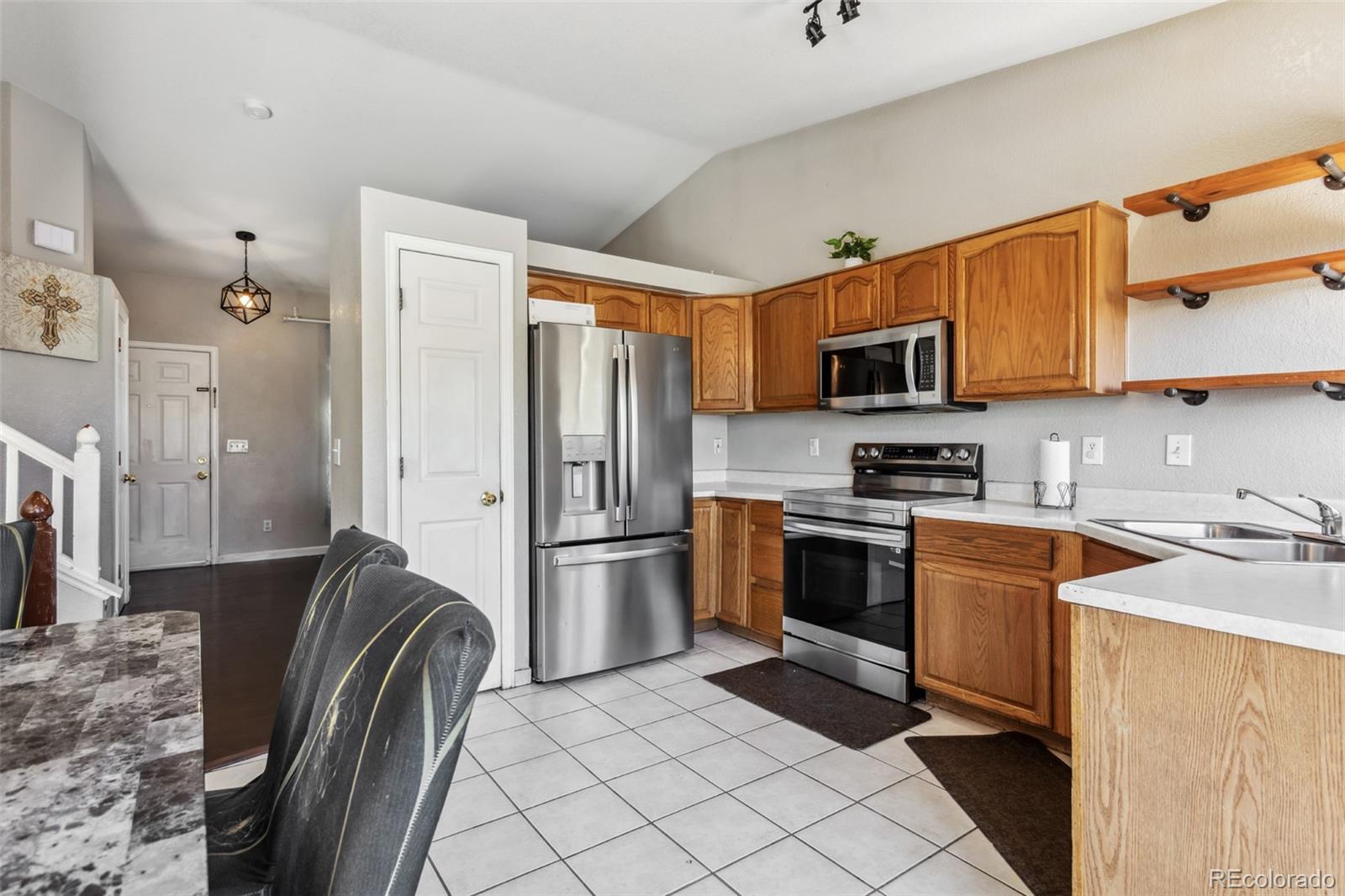 MLS Image #9 for 19560 e 18th place,aurora, Colorado