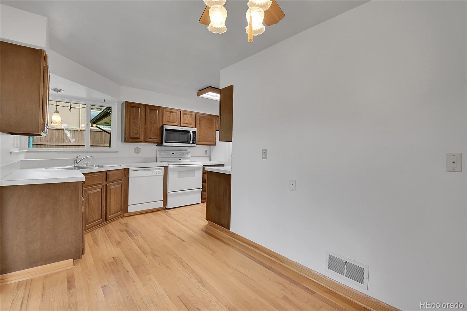 MLS Image #20 for 3444 s bellaire street,denver, Colorado