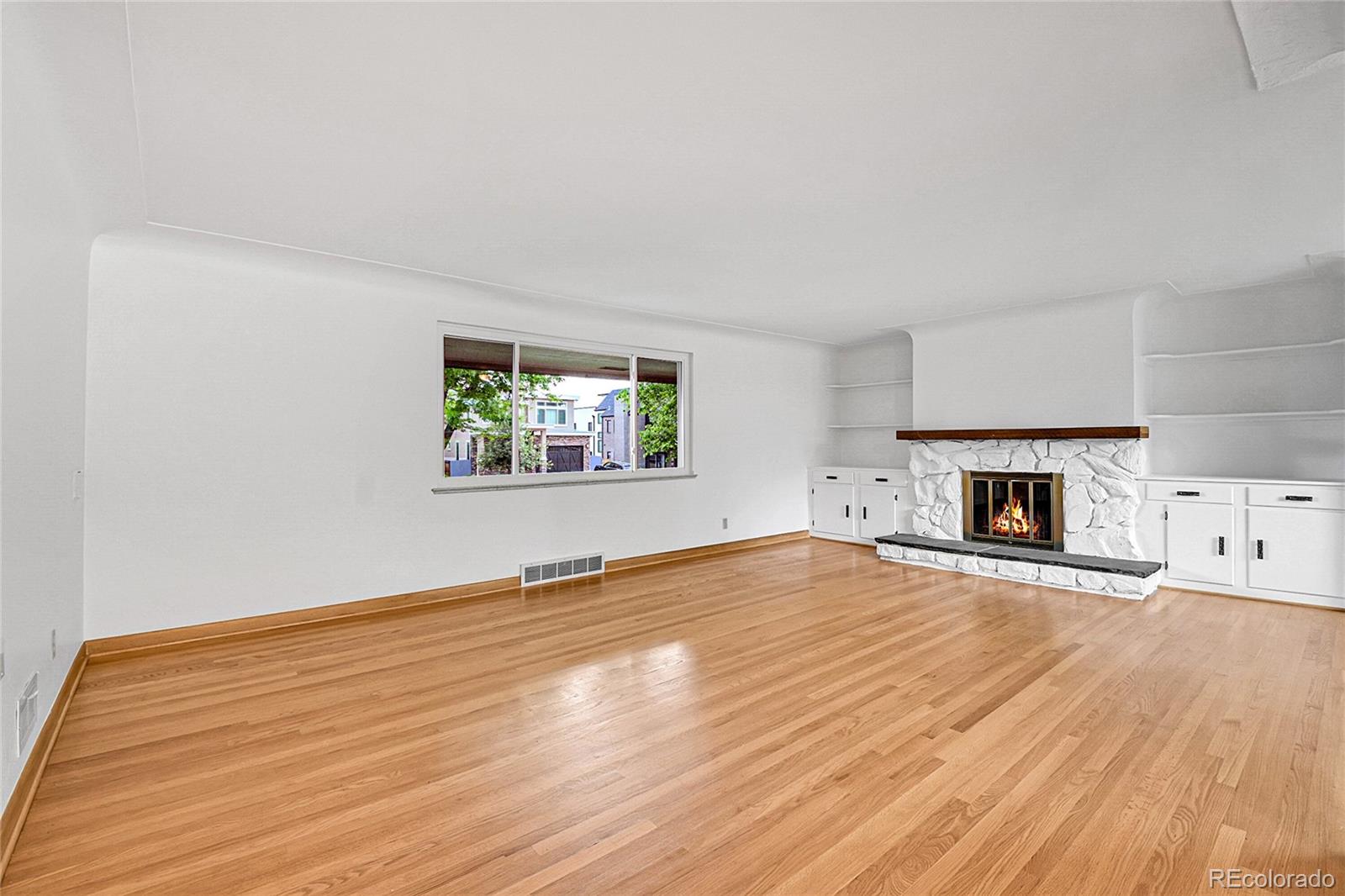 MLS Image #3 for 3444 s bellaire street,denver, Colorado
