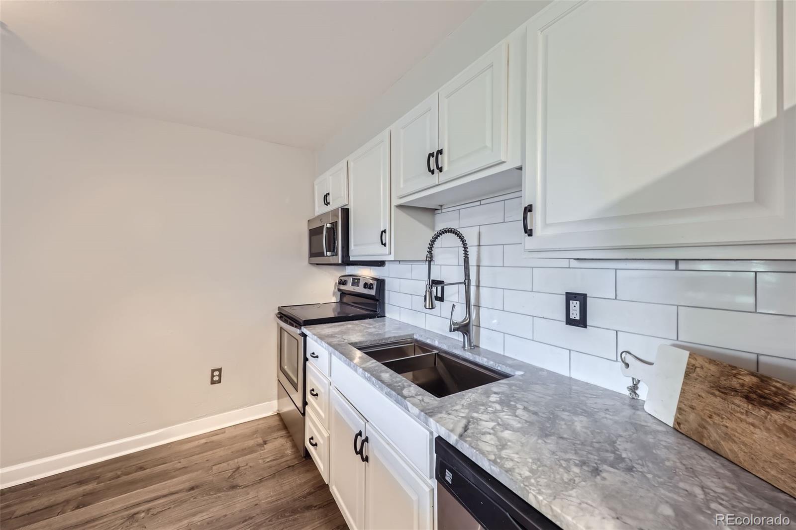 MLS Image #13 for 1008 n corona street,denver, Colorado