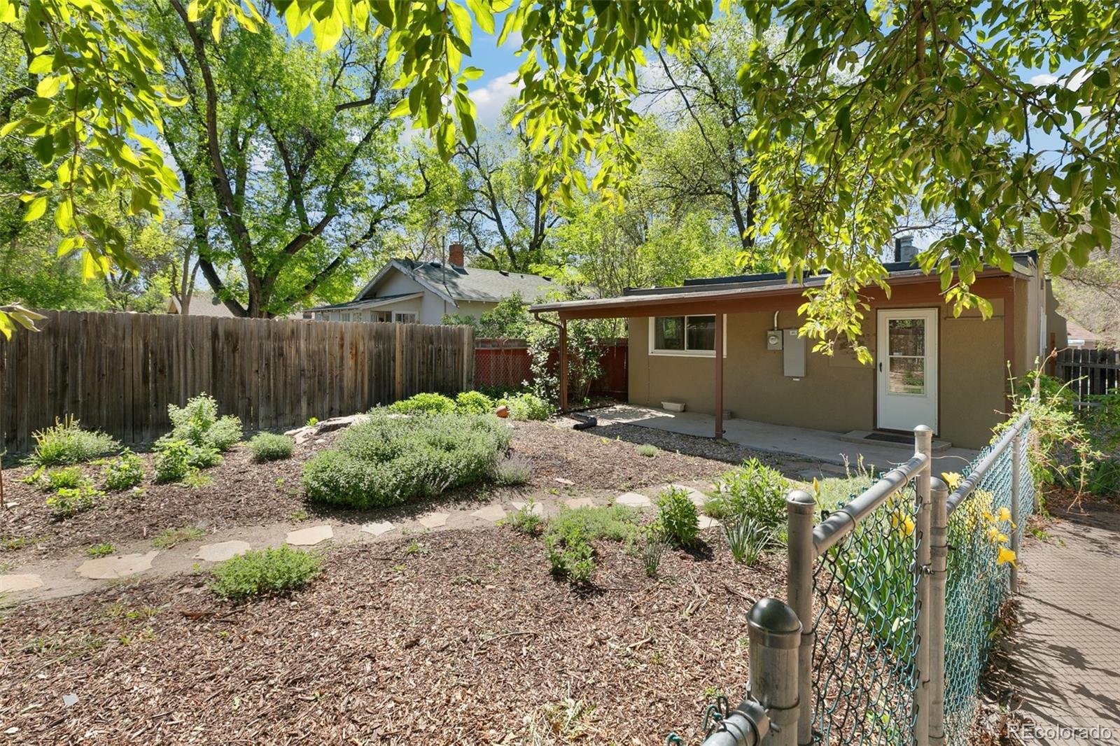 MLS Image #25 for 924 e saint vrain street,colorado springs, Colorado