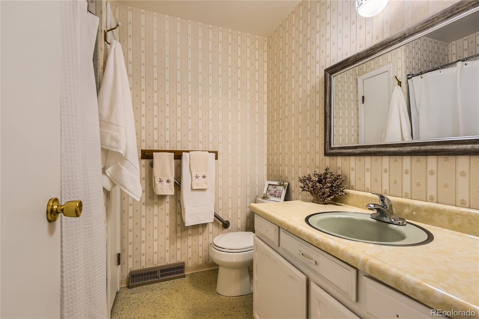 MLS Image #18 for 10247 w arkansas avenue,lakewood, Colorado