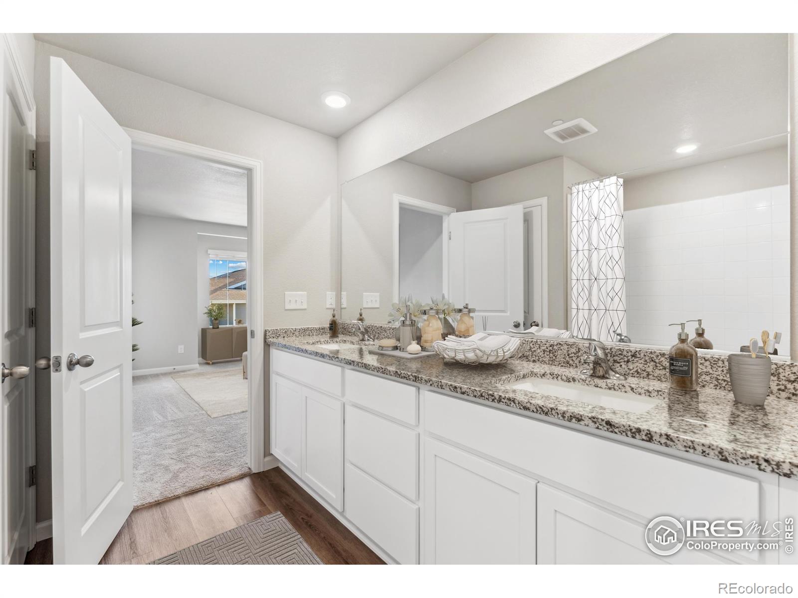 MLS Image #5 for 157  robin road,johnstown, Colorado