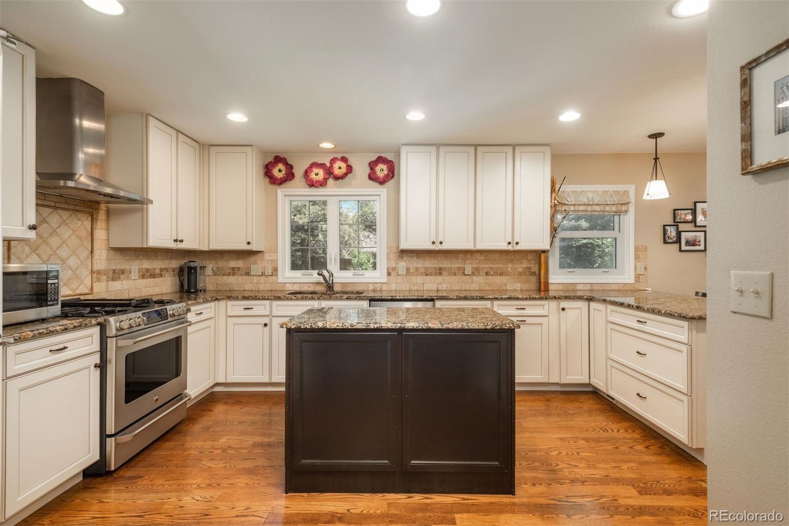 MLS Image #3 for 7076 s niagara court,centennial, Colorado